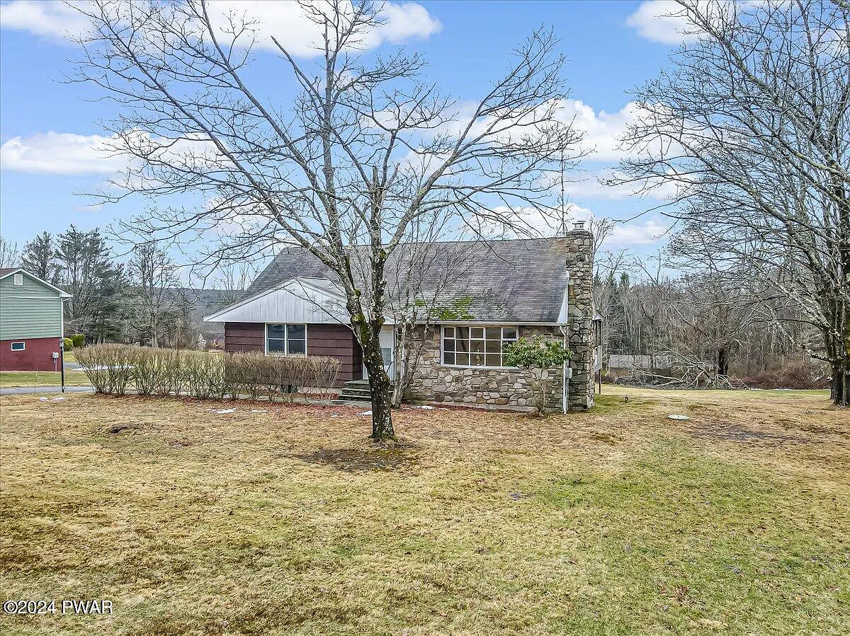 4 bed, 2.0 bath, 1760 sqft, $2,000 — Photo 3