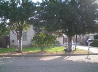 230 10th St, Orange Cove, CA 93646