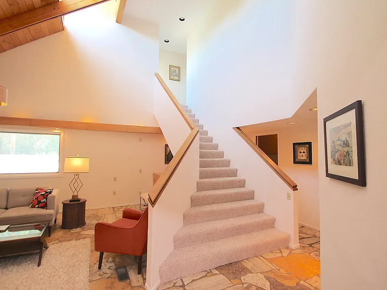 1801 Notre Dame Dr NE — Photo 11