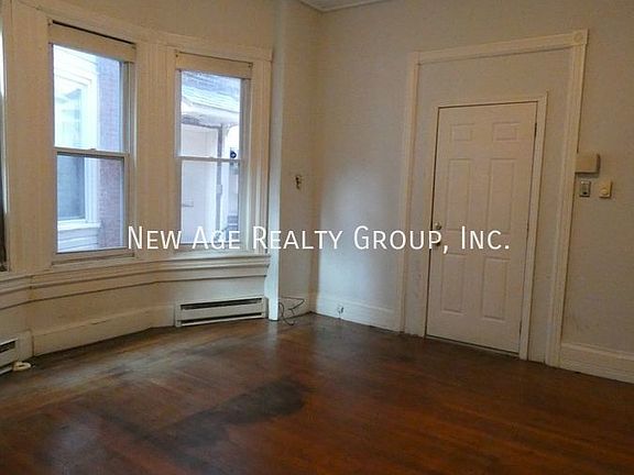 3rd image of 4718 Cedar Ave APT 1R