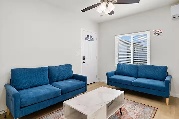 2 bed, 600 sqft, $2,500 — Photo 2