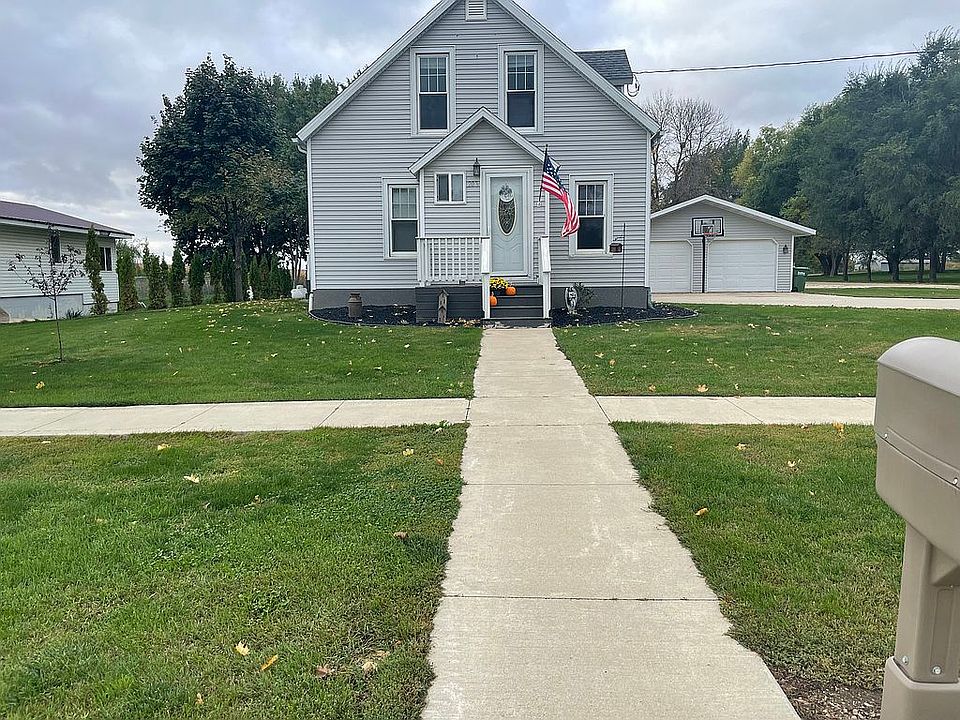 1st image of 203 E Merrill St