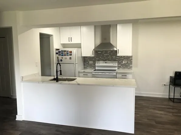 7425 Brookdale Dr APT 108, Darien, IL 60561