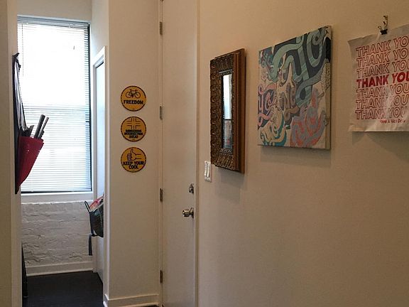 5th image of 2070 S Damen Ave #2