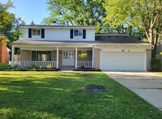 19680 Cherry Hill Ln, Southfield, MI 48076