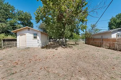 725 W Brock St — Photo 16