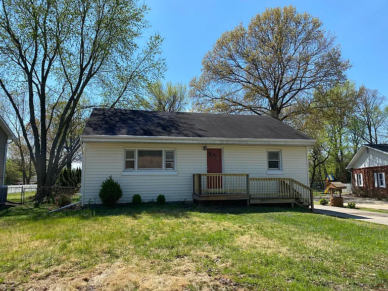 911 Dogwood Rd — Photo 8