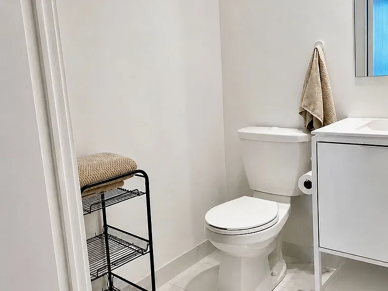 77 Shuter St #2302 — Photo 16