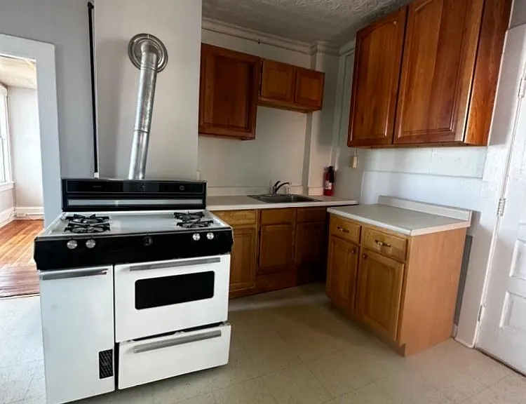 57 Walnut St #1-A — Photo 1