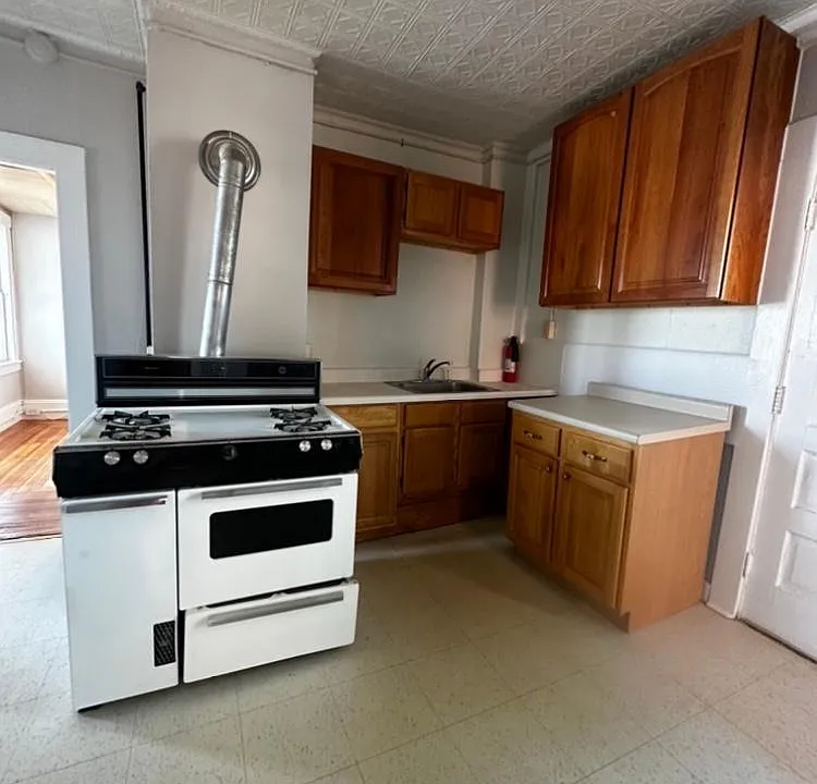 57 Walnut St #1-A