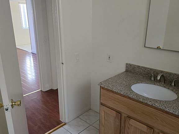 5th image of 6107 Tujunga Ave APT 1