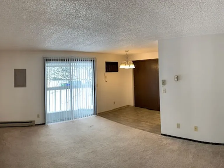 22 N Willow Rd — Photo 1