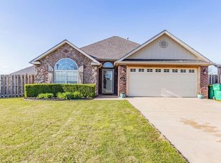 470 Remson Ln, Springdale, AR 72762