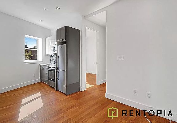2nd image of 127 Lefferts Pl APT 3A