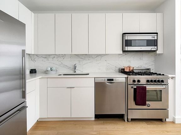 4th image of 515 9th Ave APT 6H
