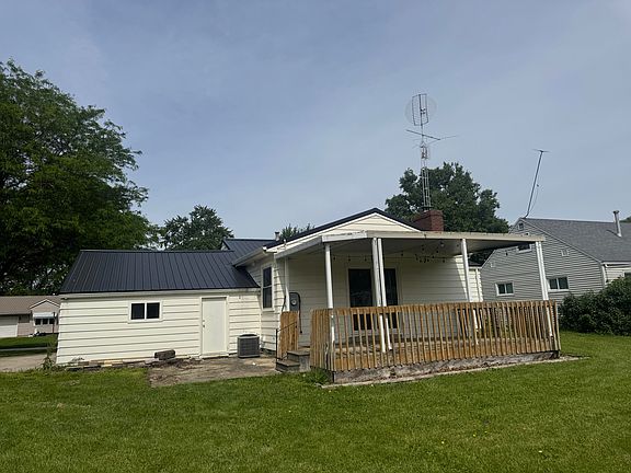 2nd image of 830 Hemlock St