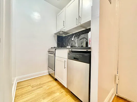 Rented by City Connections Realty | media 13