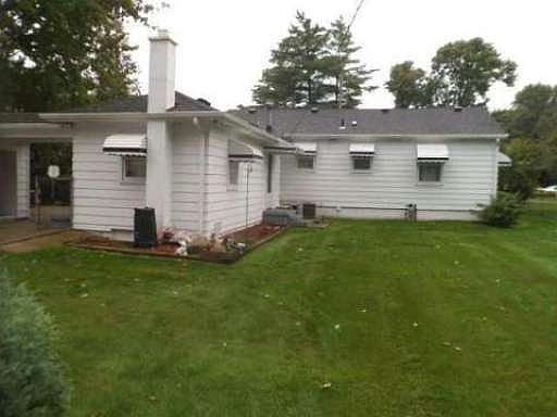 2nd image of 910 Smith St