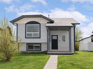 16 S Johnson Close, Penhold, AB T0M1R0