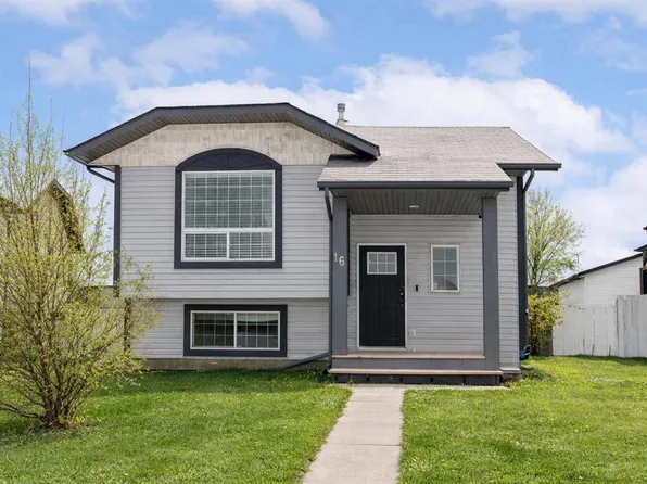 16 S Johnson Close, Penhold, AB T0M 1R0