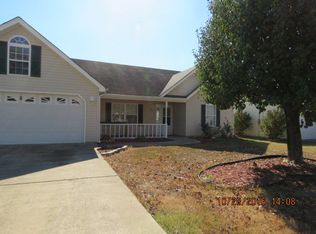 490 Colony Cir, Fort Oglethorpe, GA 30742