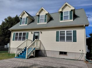 1 Maplewood Ave, Methuen, MA 01844