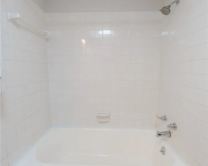 7020 Carriage Hill Dr #202 — Photo 29