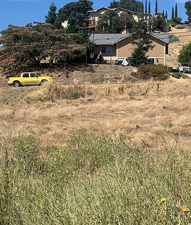 2nd image of 4210 Lakeview Dr