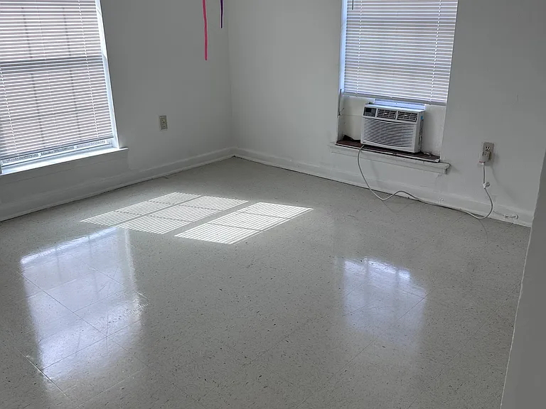 604 Homewood Pl — Photo 6