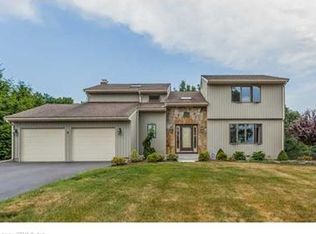 8 Clover Ln, Manchester, CT 06040