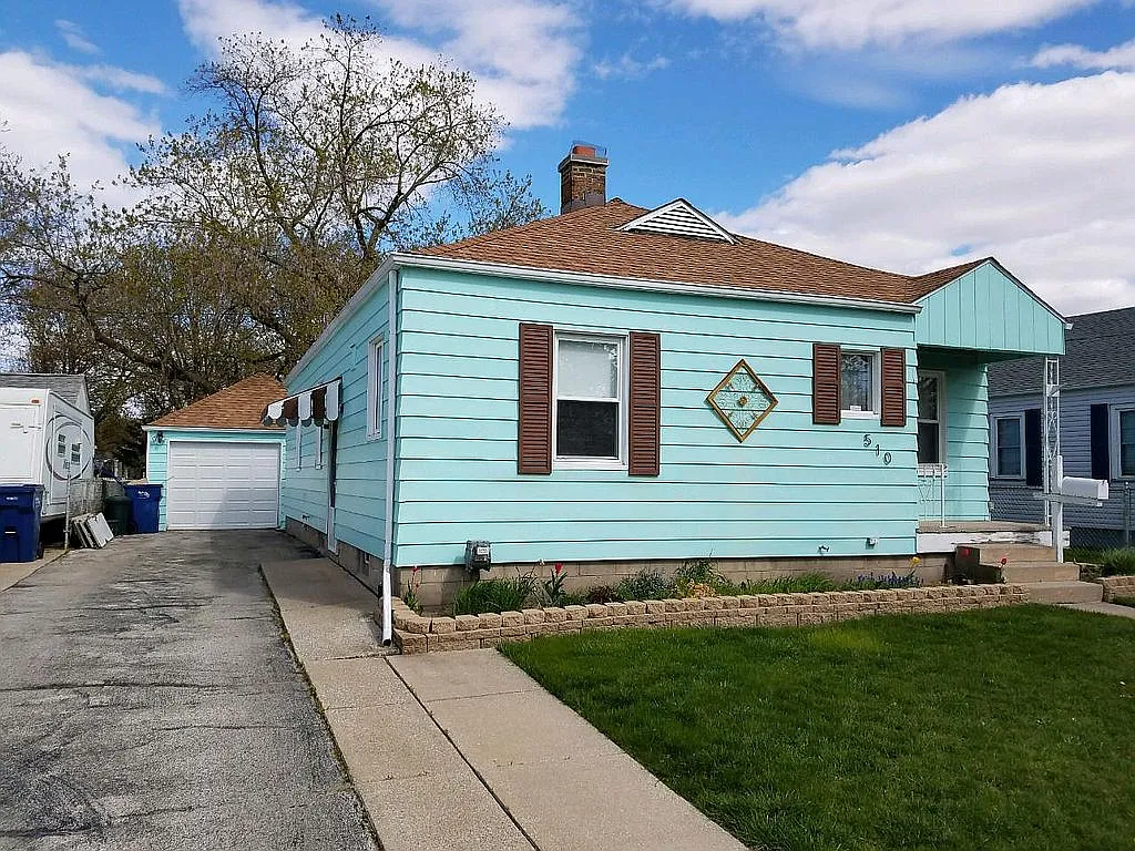 510 Marston St photo 1