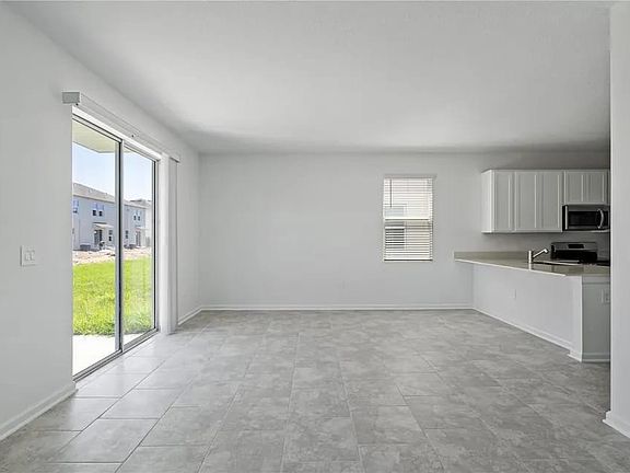2nd image of 2841 Pierr St
