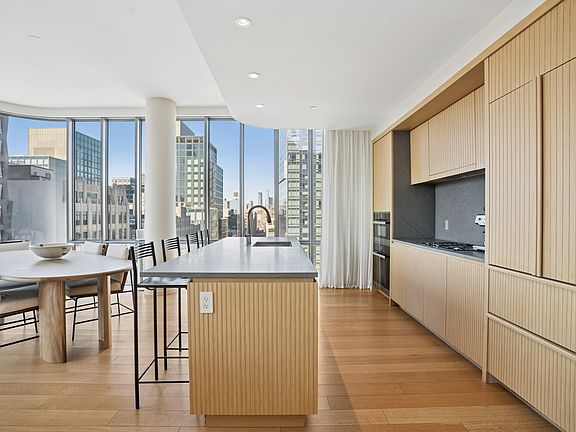 2nd image of 565 Broome St #N18a