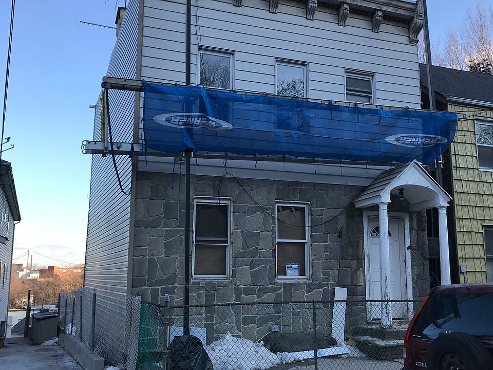 1st image of 597 Van Duzer St
