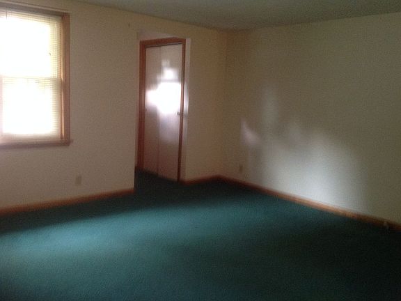 4th image of 943 Linwood Pl