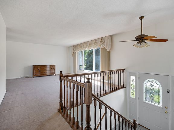5th image of 1465 Worden Way