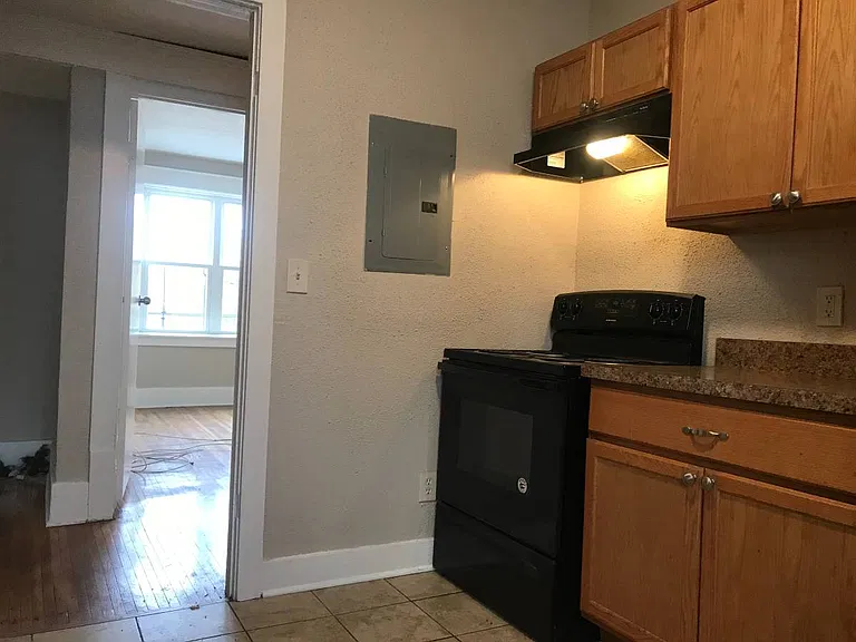 1942 Seneca St #5 — Photo 7