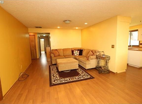 5th image of 3004 SE Willow Dr