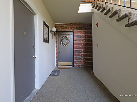 2nd image of 2S414 Emerald Green Dr Unit D