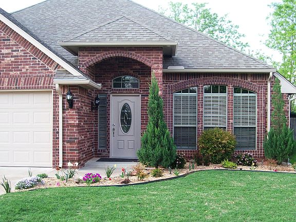 5th image of 2205 Wheaton Dr