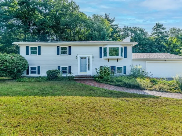 45 Fairwood Dr, Pembroke, MA 02359