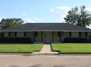 301 Leonard St, Angleton, TX 77515
