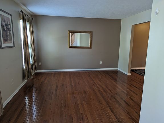 3rd image of 3418 Carnation Ct