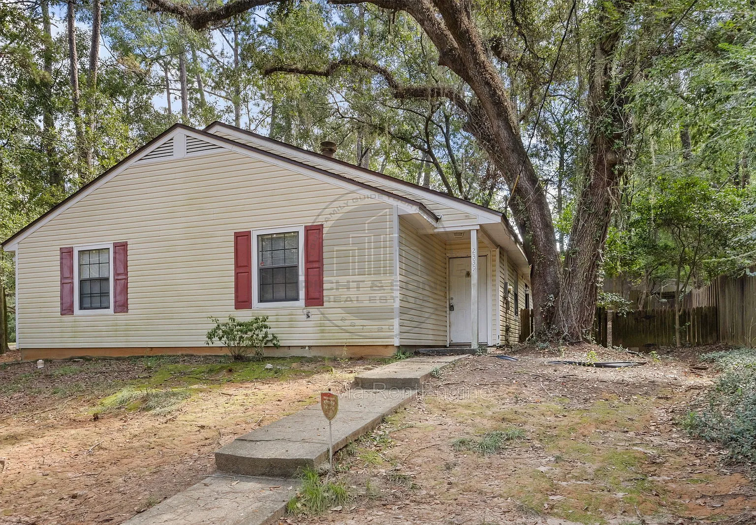 2 bed, 2.0 bath, 933 sqft, $1,050 — Photo 1