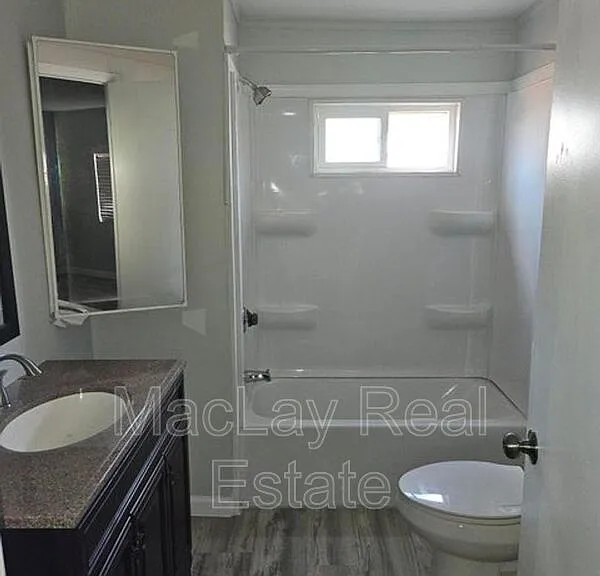 720 S 97th Pl — Photo 4