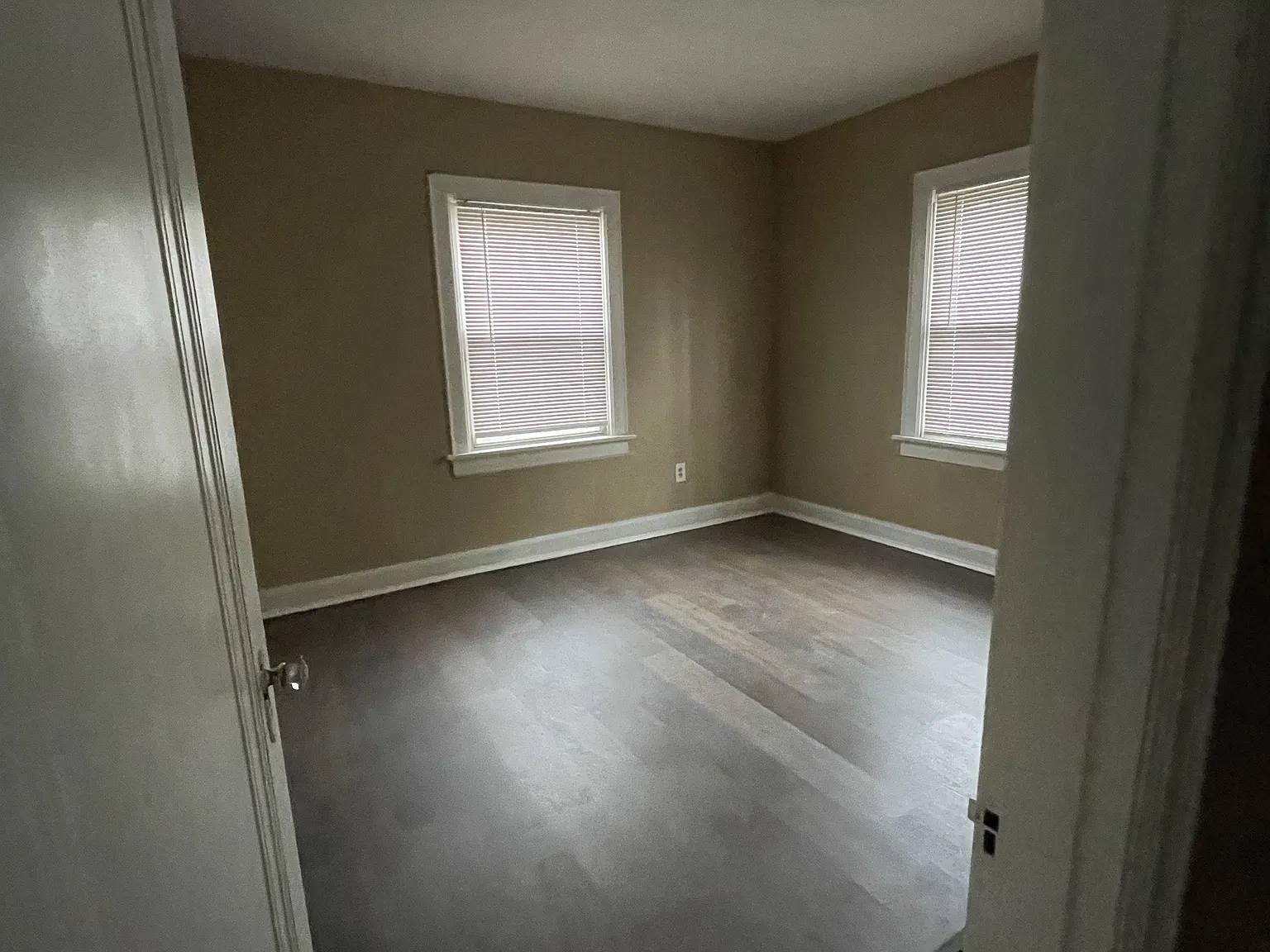 5 bed, 1384 sqft, $1,800 — Photo 3