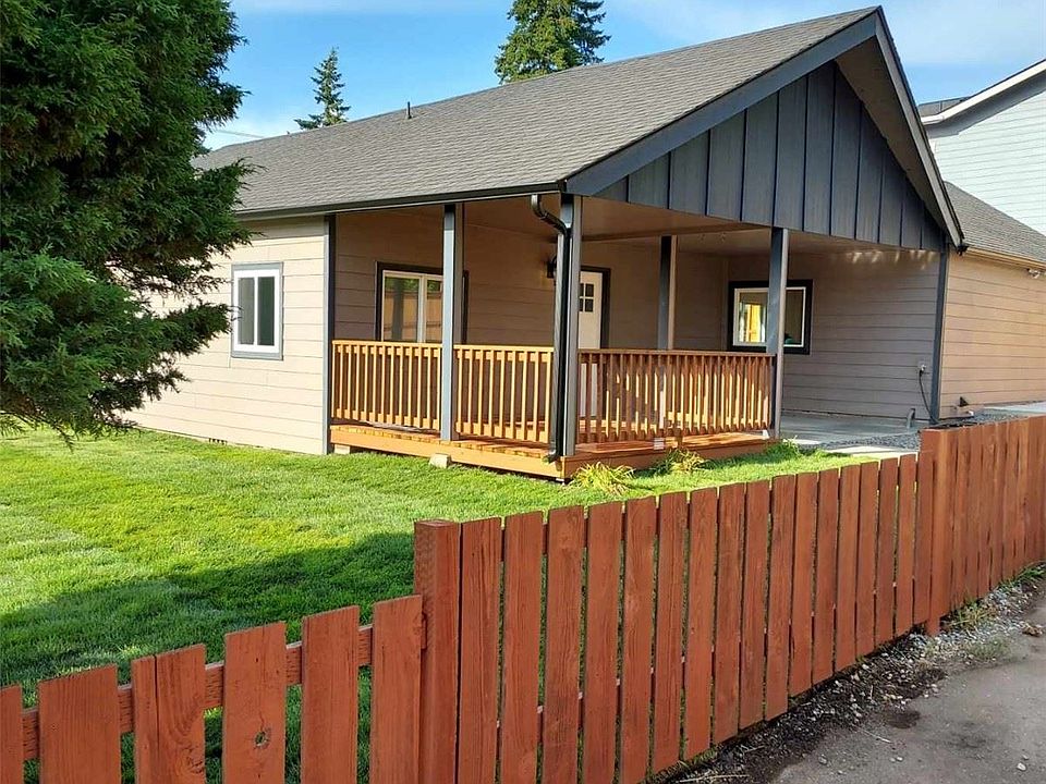 2nd image of 405 Fir St E