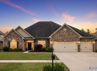 4412 Coatsbridge Dr SE, Owens Cross Roads, AL 35763