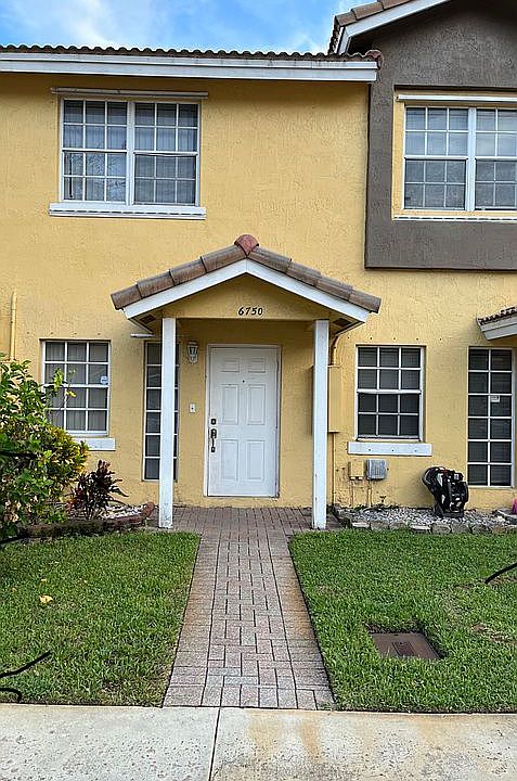 1st image of 6750 Sienna Club Dr #6750