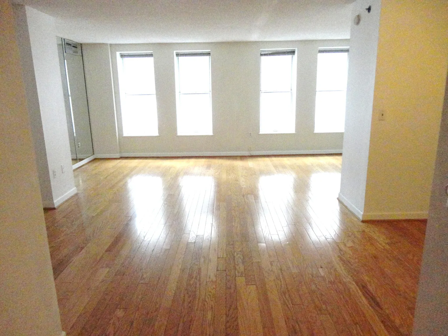 1 bed, 1120 sqft, $3,250 — Photo 3